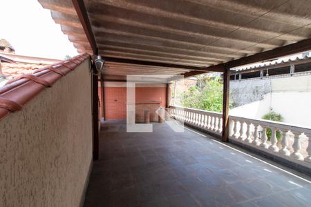 Casa à venda com 400m², 3 quartos e 8 vagas Casa à venda com 400m², 3 quartos e 8 vagasSacada