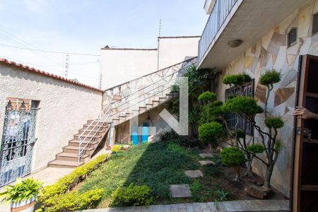 Casa à venda com 400m², 3 quartos e 8 vagas Casa à venda com 400m², 3 quartos e 8 vagasQuintal