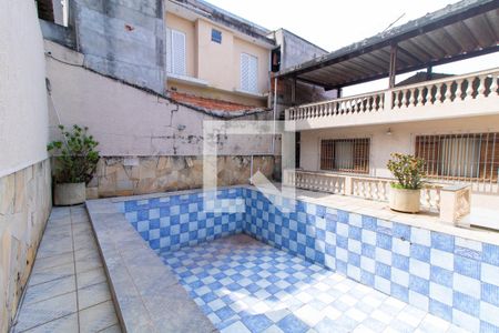 Casa à venda com 400m², 3 quartos e 8 vagas Casa à venda com 400m², 3 quartos e 8 vagasPiscina