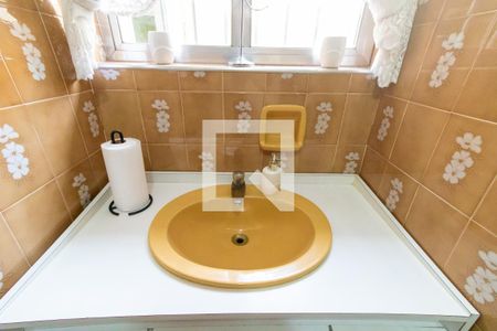 Casa à venda com 400m², 3 quartos e 8 vagas Casa à venda com 400m², 3 quartos e 8 vagasLavabo