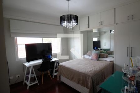 Casa à venda com 501m², 5 quartos e 5 vagas Casa à venda com 501m², 5 quartos e 5 vagasQuarto 5