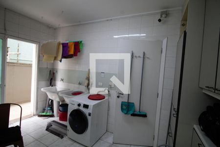 Casa à venda com 501m², 5 quartos e 5 vagas Casa à venda com 501m², 5 quartos e 5 vagasÁrea de Serviço