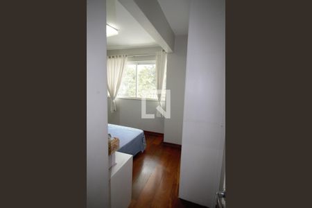 Casa à venda com 501m², 5 quartos e 5 vagas Casa à venda com 501m², 5 quartos e 5 vagasQuarto 4