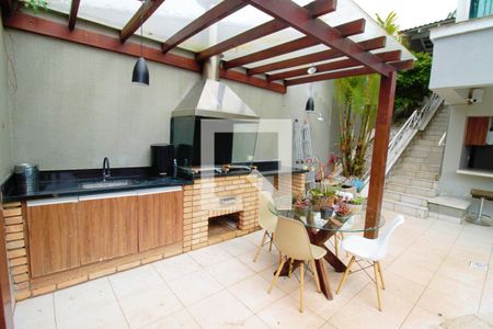 Casa à venda com 501m², 5 quartos e 5 vagas Casa à venda com 501m², 5 quartos e 5 vagasChurrasqueira