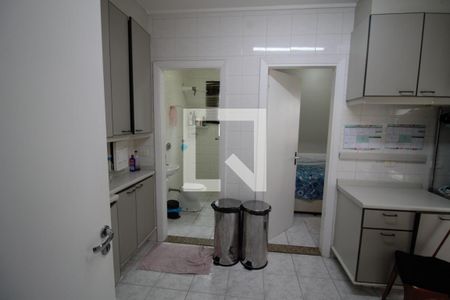 Casa à venda com 501m², 5 quartos e 5 vagas Casa à venda com 501m², 5 quartos e 5 vagasÁrea de Serviço