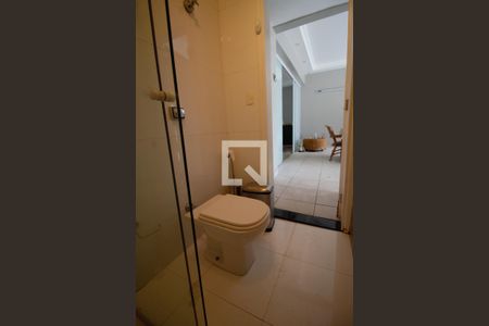 Casa à venda com 501m², 5 quartos e 5 vagas Casa à venda com 501m², 5 quartos e 5 vagasBanheiro da Sauna