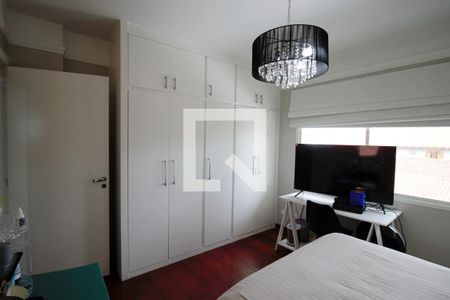 Casa à venda com 501m², 5 quartos e 5 vagas Casa à venda com 501m², 5 quartos e 5 vagasQuarto 5