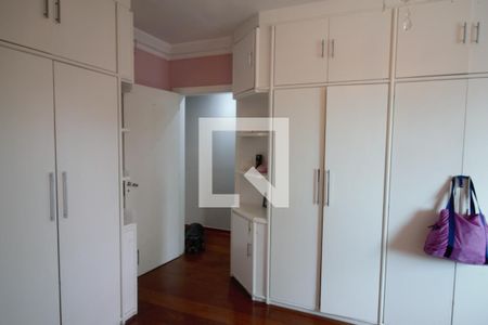 Casa à venda com 501m², 5 quartos e 5 vagas Casa à venda com 501m², 5 quartos e 5 vagasQuarto 3