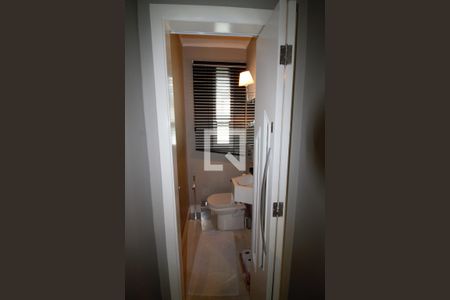 Casa à venda com 501m², 5 quartos e 5 vagas Casa à venda com 501m², 5 quartos e 5 vagasLavabo