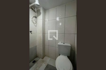 Banheiro de apartamento para alugar com 1 quarto, 23m² em Vila Baruel, São Paulo