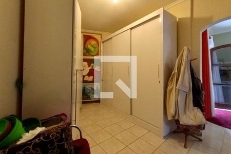Casa à venda com 178m², 3 quartos e 4 vagas Casa à venda com 178m², 3 quartos e 4 vagasCloset Suíte 1
