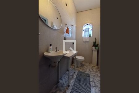 Casa à venda com 178m², 3 quartos e 4 vagas Casa à venda com 178m², 3 quartos e 4 vagasBanheiro 3 - Lavabo