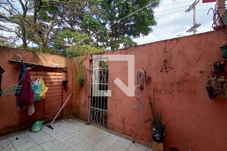 Casa à venda com 178m², 3 quartos e 4 vagas Casa à venda com 178m², 3 quartos e 4 vagasQuintal