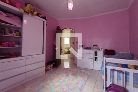 Casa à venda com 178m², 3 quartos e 4 vagas Casa à venda com 178m², 3 quartos e 4 vagasQuarto 2