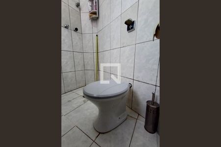 Casa à venda com 178m², 3 quartos e 4 vagas Casa à venda com 178m², 3 quartos e 4 vagasBanheiro 2 - Suíte 2