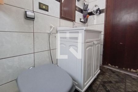 Casa à venda com 178m², 3 quartos e 4 vagas Casa à venda com 178m², 3 quartos e 4 vagasBanheiro 1 - Social