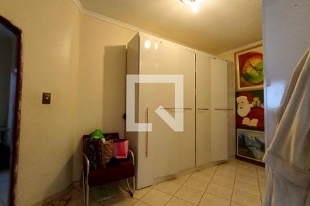 Casa à venda com 178m², 3 quartos e 4 vagas Casa à venda com 178m², 3 quartos e 4 vagasCloset Suíte 1