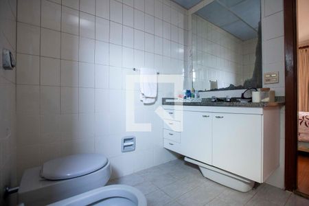 Apartamento à venda com 159m², 4 quartos e 3 vagasBanheiro do quarto 4