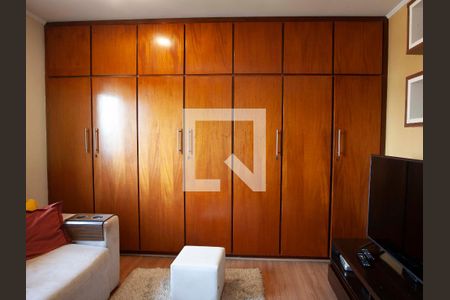 Apartamento à venda com 159m², 4 quartos e 3 vagasQuarto 2 - Armários