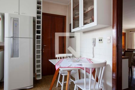 Apartamento à venda com 159m², 4 quartos e 3 vagasCozinha