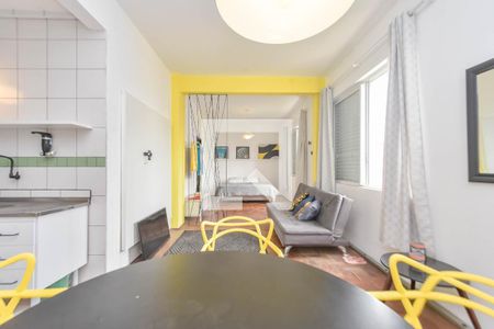 Sala de kitnet/studio para alugar com 1 quarto, 55m² em Santa Ifigênia, São Paulo