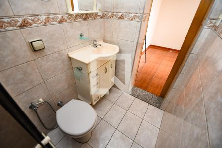 Casa à venda com 221m², 3 quartos e sem vagaBanheiro - Quarto 3 (Suíte)