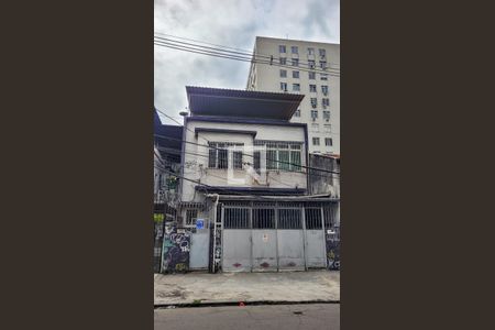 Casa à venda com 221m², 3 quartos e sem vagaFachada