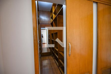 Casa à venda com 221m², 3 quartos e sem vagaCloset - Quarto 3 (Suíte)