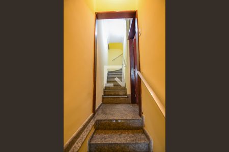 Casa à venda com 221m², 3 quartos e sem vagaEscada de Acesso ao Imóvel