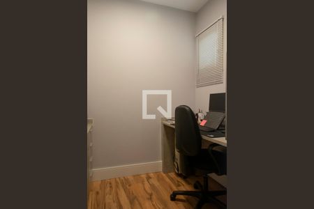 Apartamento à venda com 120m², 4 quartos e 1 vaga Apartamento à venda com 120m², 4 quartos e 1 vagaQuarto serviço