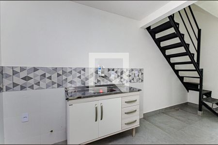 Cozinha de apartamento para alugar com 2 quartos, 45m² em Jacaré, Niterói