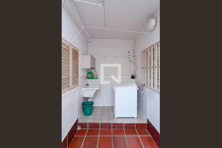 Casa à venda com 143m², 4 quartos e 2 vagasLavanderia