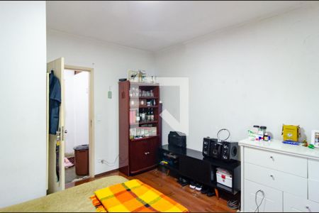 Casa à venda com 143m², 4 quartos e 2 vagasSuíte 2