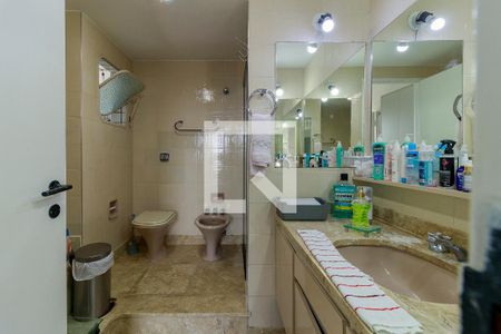 Apartamento à venda com 207m², 4 quartos e 2 vagasBanheiro da Suite