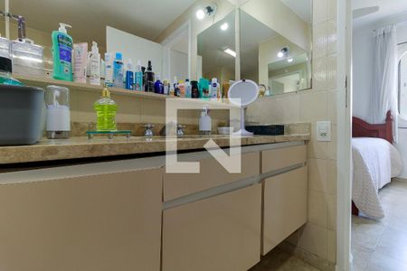 Apartamento à venda com 207m², 4 quartos e 2 vagasBanheiro da Suite