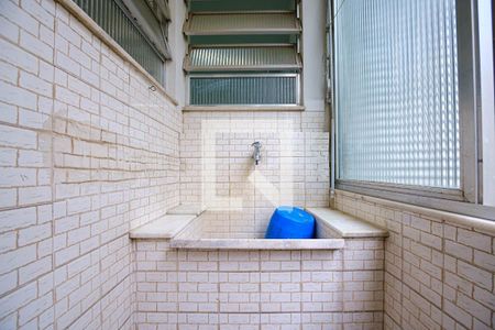 Apartamento à venda com 107m², 3 quartos e 1 vagaÁrea de Serviço