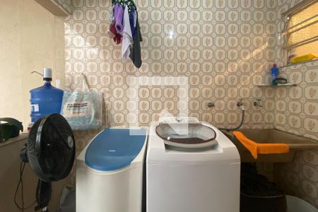 Casa à venda com 132m², 3 quartos e 2 vagasÁrea de Serviço