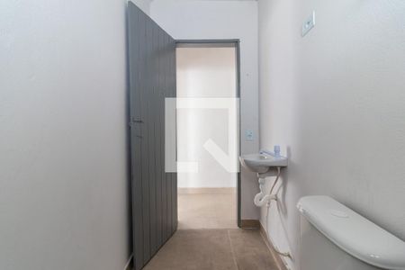 Casa para alugar com 64m², 2 quartos e sem vaga Casa para alugar com 64m², 2 quartos e sem vagaBanheiro
