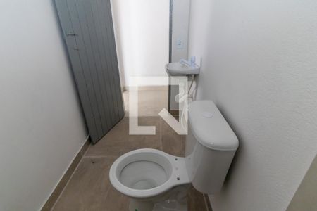 Casa para alugar com 64m², 2 quartos e sem vaga Casa para alugar com 64m², 2 quartos e sem vagaBanheiro