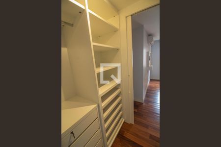 Apartamento para alugar com 141m², 2 quartos e 2 vagasCloset da suíte