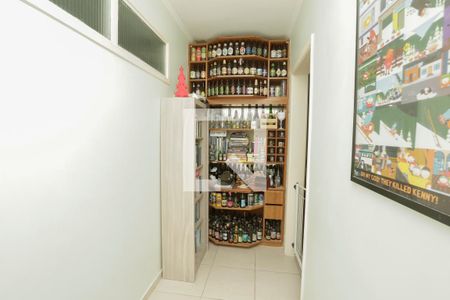 Hall de entrada de apartamento à venda com 2 quartos, 90m² em Cristal, Porto Alegre
