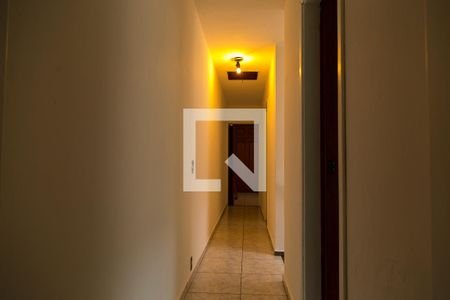 Casa à venda com 189m², 3 quartos e 2 vagasCorredor