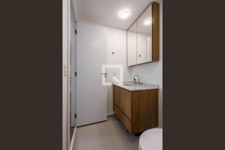 Banheiro de apartamento à venda com 1 quarto, 30m² em Sumaré, São Paulo