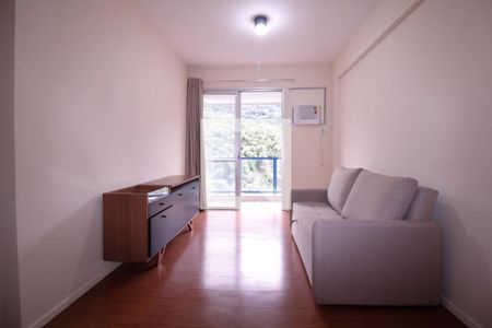 Sala de apartamento para alugar com 1 quarto, 50m² em Humaitá, Rio de Janeiro