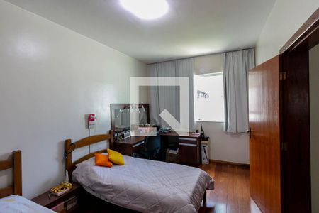 Casa à venda com 513m², 5 quartos e 6 vagas Casa à venda com 513m², 5 quartos e 6 vagasQuarto Suíte 1