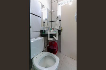 Casa à venda com 513m², 5 quartos e 6 vagas Casa à venda com 513m², 5 quartos e 6 vagasBanheiro da Suíte 2