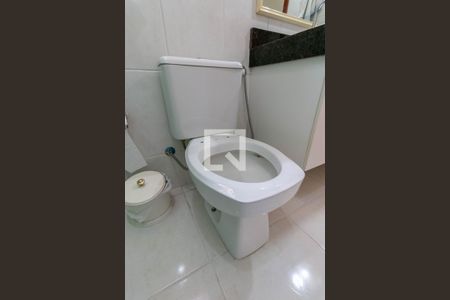 Casa à venda com 513m², 5 quartos e 6 vagas Casa à venda com 513m², 5 quartos e 6 vagasBanheiro Social 2