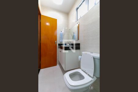 Casa à venda com 513m², 5 quartos e 6 vagas Casa à venda com 513m², 5 quartos e 6 vagasBanheiro Social