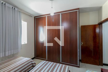 Quarto 1 de casa para alugar com 5 quartos, 513m² em Camargos, Belo Horizonte