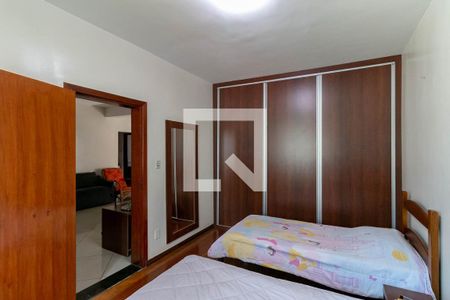 Casa à venda com 513m², 5 quartos e 6 vagas Casa à venda com 513m², 5 quartos e 6 vagasQuarto Suíte 1